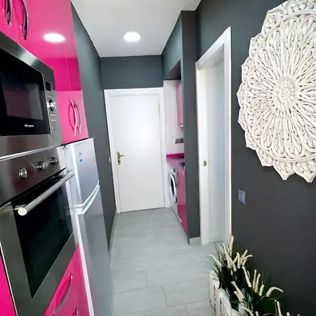 Luxury Pink شقة توريمولينوس